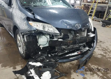 2015 Toyota Sienna Le 8 Passenger из США, поврежденный, VIN 5TDKK3DCXFS599147